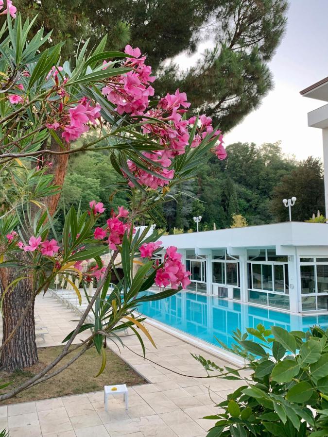 Hotel Terme Millepini 몬테그로또테르메 외부 사진