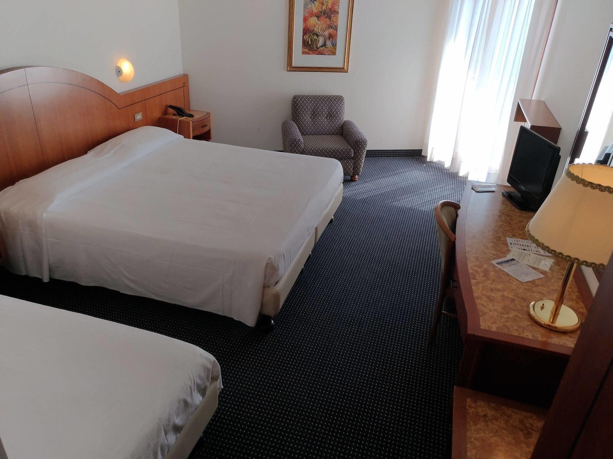 Hotel Terme Millepini 몬테그로또테르메 외부 사진